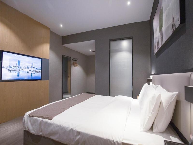 Thank Inn Chain Hotel Hunan Huaihua Hecheng District South High Speed Rail Station Extérieur photo