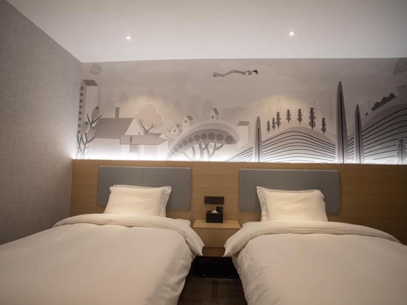 Thank Inn Chain Hotel Hunan Huaihua Hecheng District South High Speed Rail Station Extérieur photo