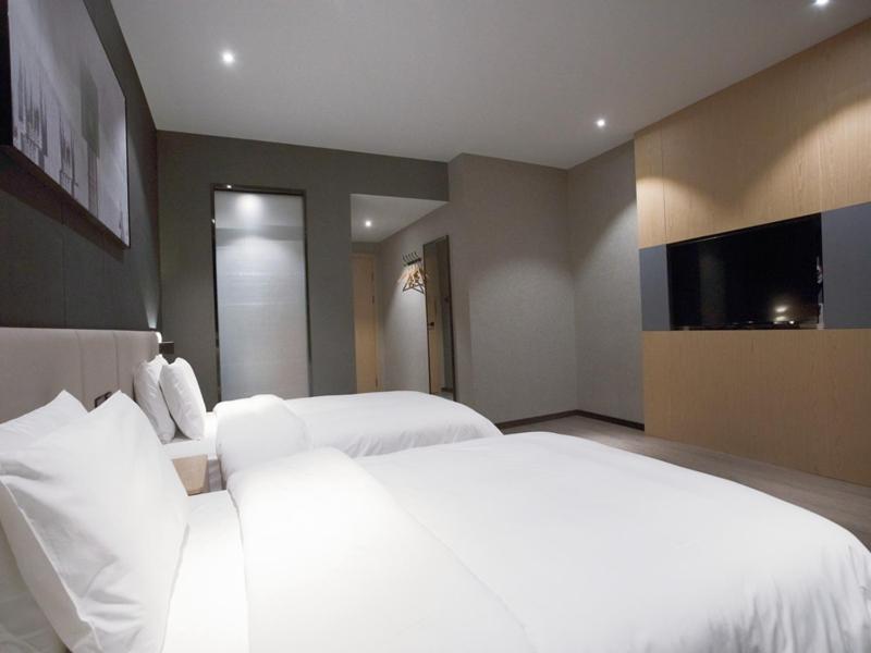 Thank Inn Chain Hotel Hunan Huaihua Hecheng District South High Speed Rail Station Extérieur photo